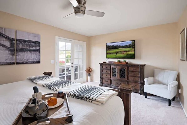 2 habitaciones, tabla de planchar con plancha, cuna de viaje y wifi 