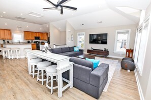 TV - Semi-Oceanfront, Pool, Hot Tub, Ocean Views, Close to Beach Access, 604 Saltspray Court (Corolla)