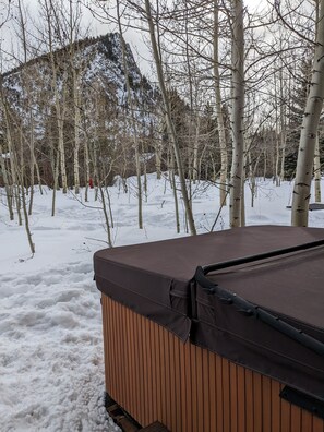 Tina de hidromasaje al aire libre