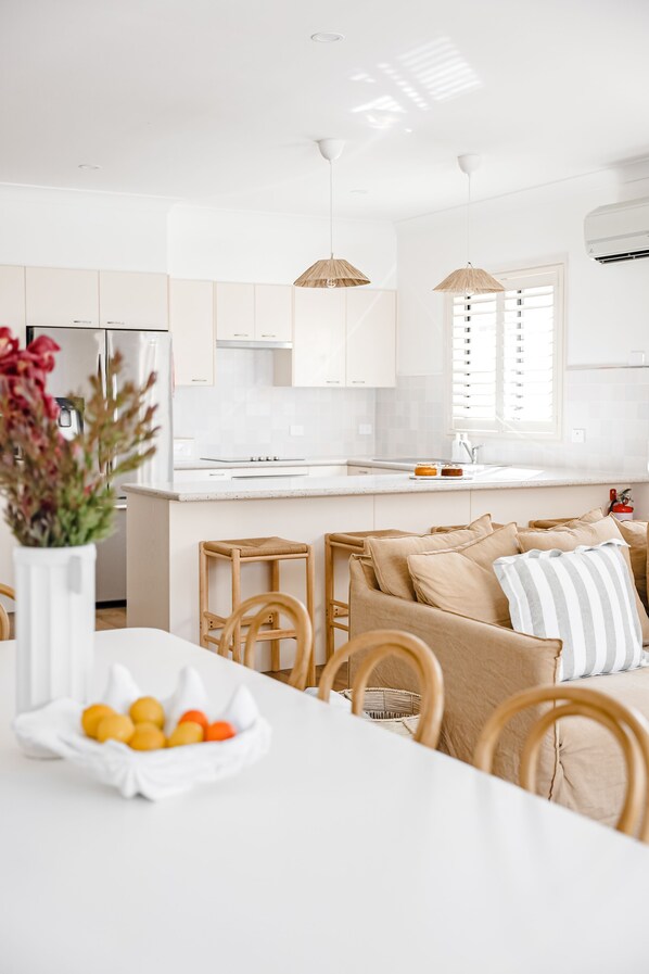 Living area - "Casa Keys" Shoal Bay (Shoal Bay)