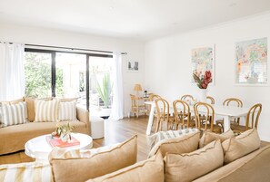 Living area - "Casa Keys" Shoal Bay (Shoal Bay)