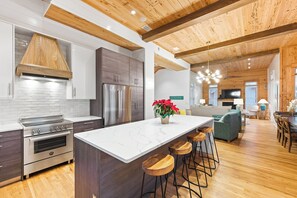 House, Multiple Beds, Pool Access, Ocean View | Private kitchen | Fridge, microwave, oven, stovetop - 12 Periwinkle Ln - Beach Blessings (Santa Rosa Beach)