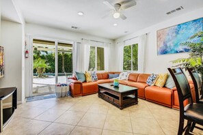 TV, fireplace - All Inclusive-Flairbnb/Pool/Spa/Pool Table (Indio)