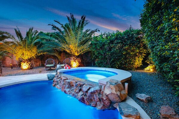 A heated pool - All Inclusive-Flairbnb/Pool/Spa/Pool Table (Indio)