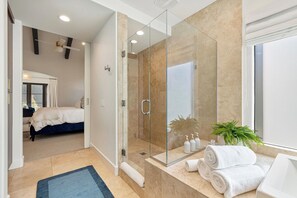 Unclassified image, 3 of 50, button