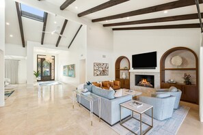 TV, peis og fotballspill