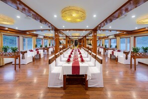 Restaurant - Halong Crown Cruise (Ha Long)
