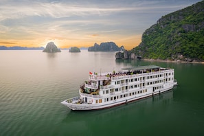 Aerial view - Halong Crown Cruise (Ha Long)