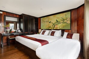 Suite | 1 bedroom - Halong Crown Cruise (Ha Long)