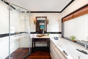 Suite | 1 bedroom - Halong Crown Cruise (Ha Long)