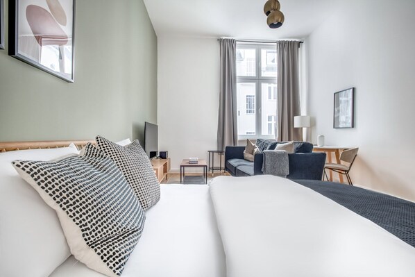 Iron/ironing board, WiFi, bed sheets