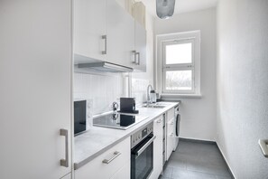 Køleskab, mikrobølgeovn, ovn, opvaskemaskine