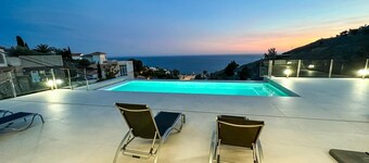 Villa vistas al mar,piscina climatizada,jacuzzi