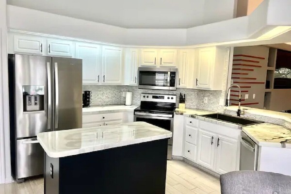 Frigorífic, microones, forn i placa de cuina