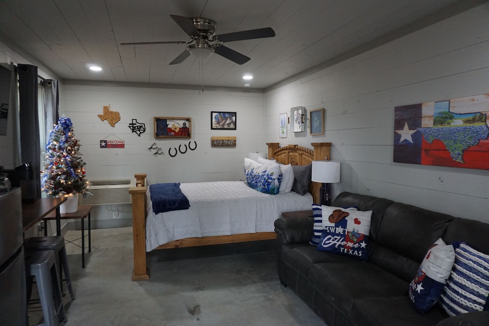 Texas Tiny House 255 at Copperas Creek Burleson County Vrbo