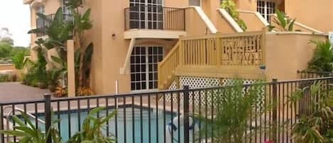 Piscine extérieure, piscine chauffée