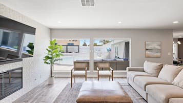 Smart-TV, peis, videospill og bøker