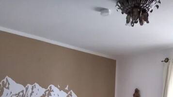 1 Schlafzimmer, Zimmersafe, Bügeleisen/Bügelbrett, Reisekinderbett