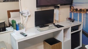 Room | Iron/ironing board (on request), WiFi (free) - Cozy (Seoul)
