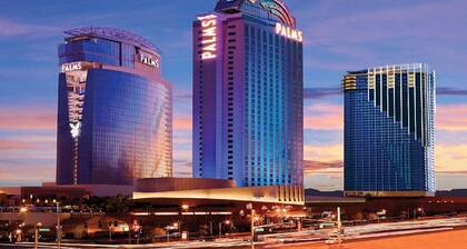 Palms Place Amazing Strip View 20-316