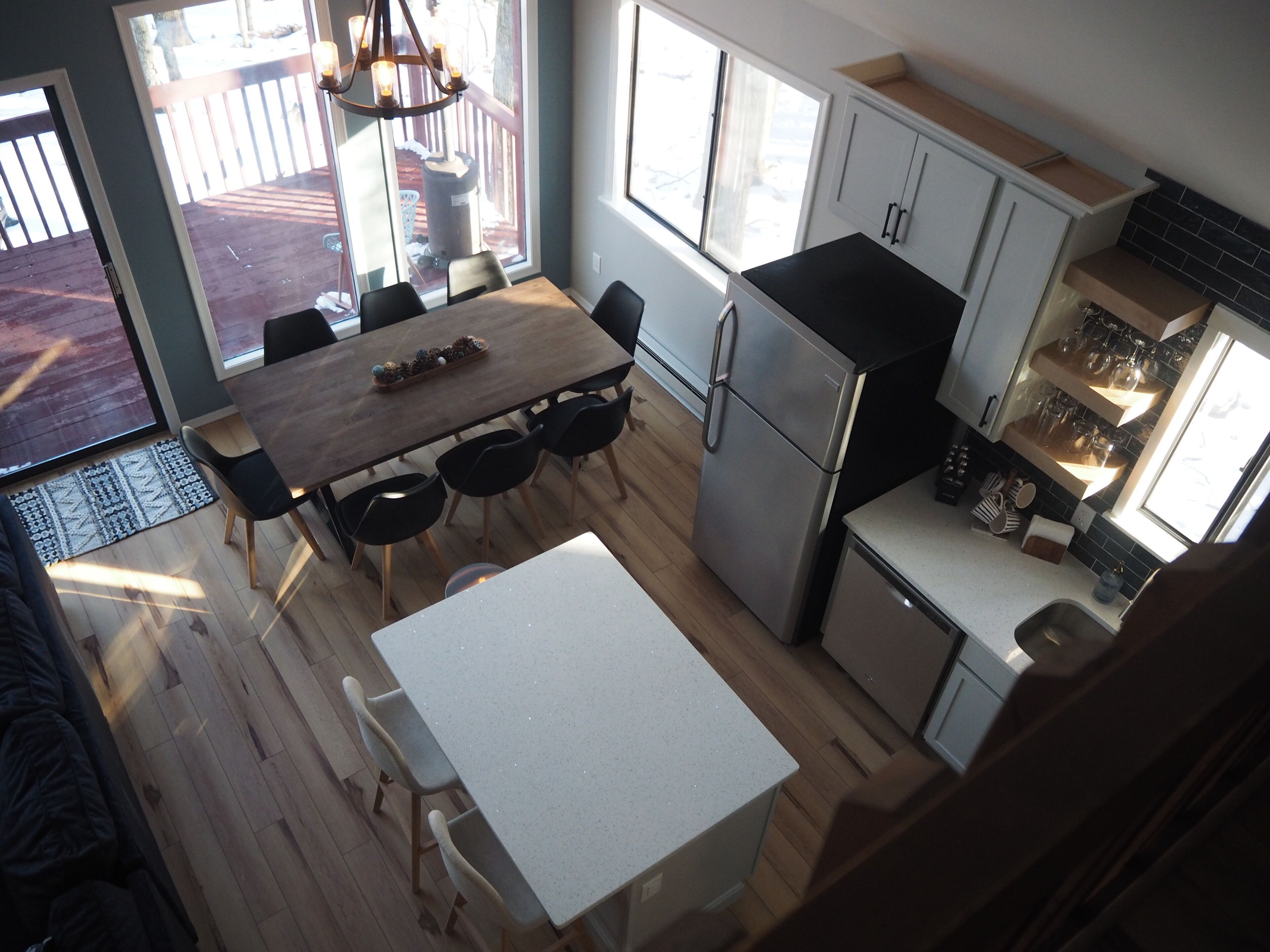 Kitchen/dining with seating for 10