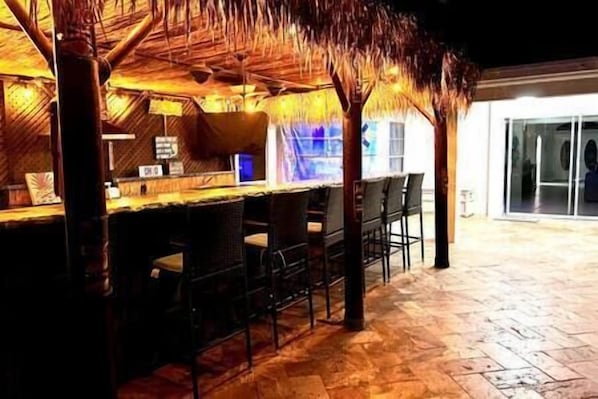 Bar (en la propiedad)