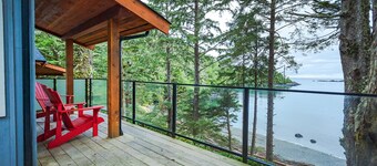 Private Hot Tub! Oceanfront Cabin With Views! ⎮ Surf Grass