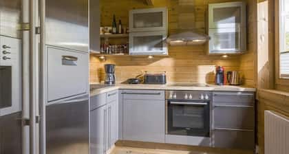 Holiday Home 'Hirschhäusl' with Mountain View, Terrace, Sauna and Wi-Fi