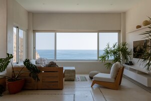 The Oaxaca | Living area | 50-inch flat-screen TV with digital channels, TV, Netflix