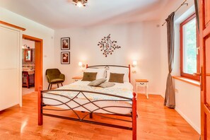 4 bedrooms, iron/ironing board, free WiFi, bed sheets - Pool Villa Abbazia Seaview, Opatija - Ičići, Croatia (Opatija - Ičići)