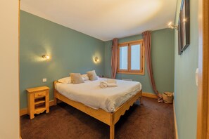 1 camera, una scrivania, Wi-Fi gratuito, lenzuola