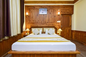 5 bedrooms, WiFi, bed sheets