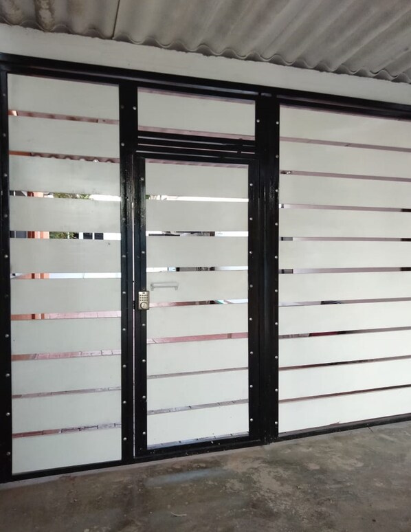 Interior - Kayack House (Puerto San Carlos)