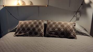 1 bedroom, desk, free WiFi, bed sheets