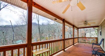 Quiet 2 bedroom home with mountain view, grill, firepit & washer/dryer