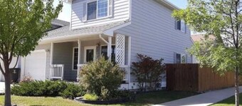 Helena Townhouse next to Skelton Park (Dog and kid friendly)