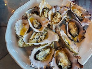 Food and drink - Near beach cottage in quiet forest location, steps from pristine shellfish beach (Poulsbo)