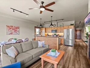 Televisión y chimenea 