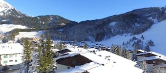 Spacious apartment opposite the slopes