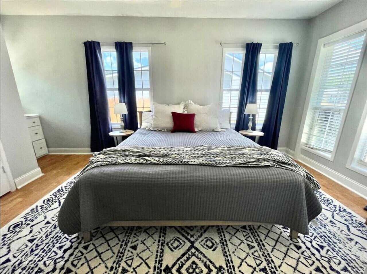 4 bedrooms, desk, iron/ironing board, free WiFi