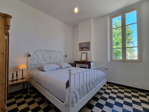 6 bedrooms, Internet