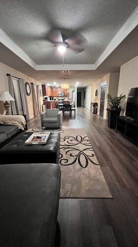 A Family Cozy Getaway 7 miles from Sea World and Fiesta, Texas