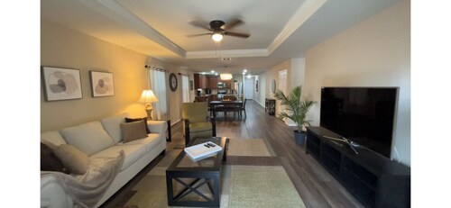 A Family Cozy Getaway 7 miles from Sea World and Fiesta, Texas