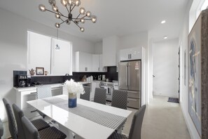 Fridge, microwave, oven, stovetop - Luxe home near Space Needle & Lumen Field w/Views (Seattle)