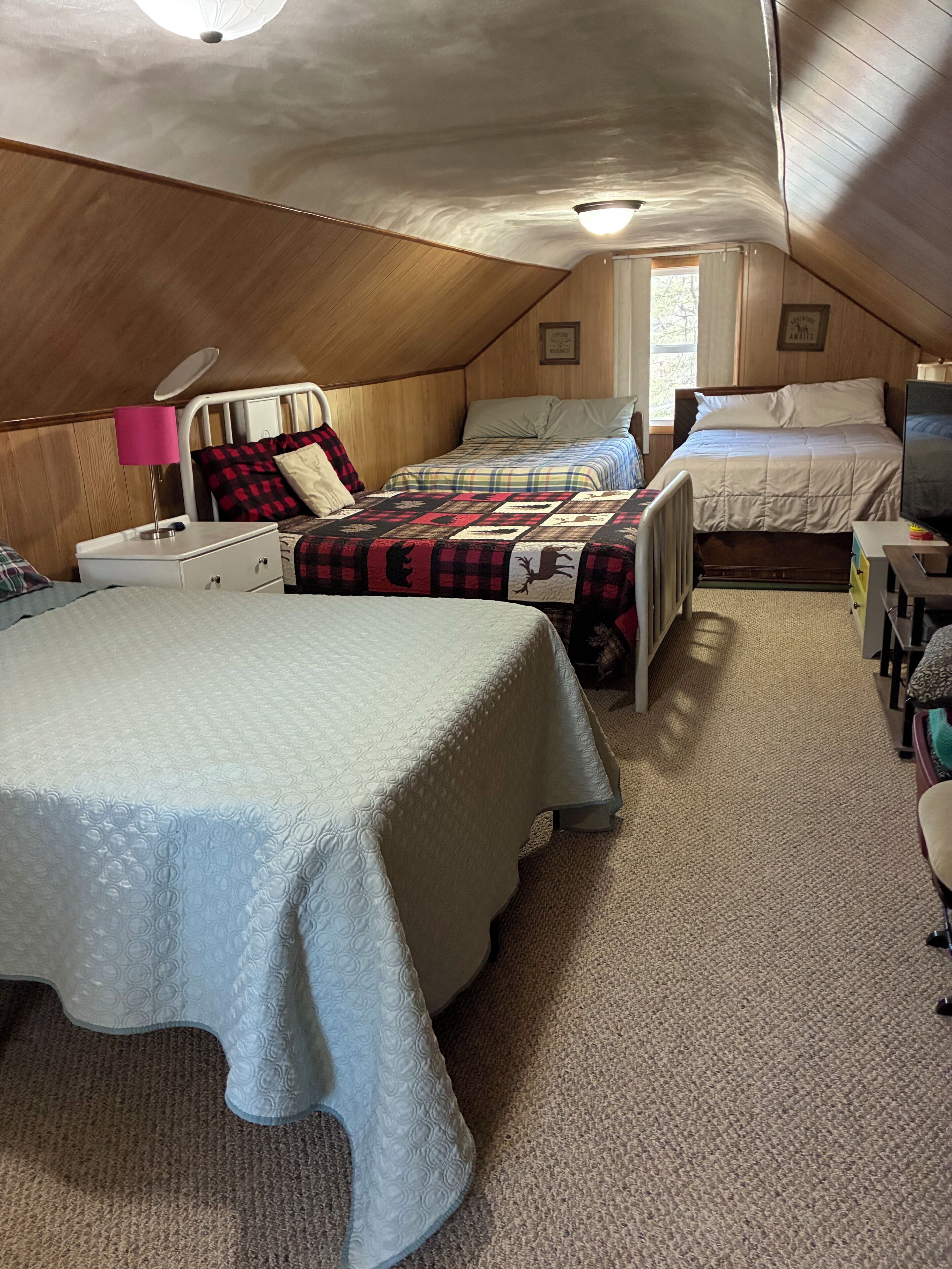 3 bedrooms, iron/ironing board, travel crib, WiFi (free)