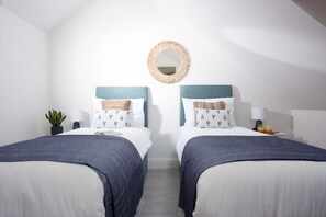 4 chambres, bureau, accès Internet, draps fournis