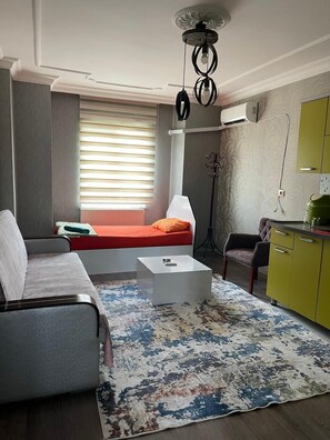 In-room safe, soundproofing, iron/ironing board, free WiFi - jadran ocean hotel (Essen)