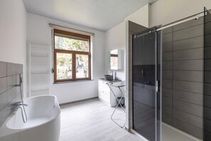 Badekar og hårføner