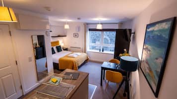 1 Schlafzimmer, Schreibtisch, Bügeleisen/Bügelbrett, WLAN