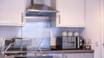 Refrigerador, microondas, horno y tostadora